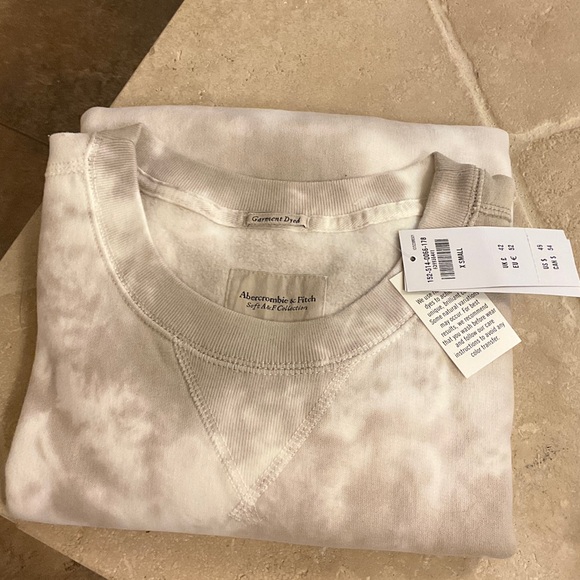 Abercrombie & Fitch Tops - Abercrombie & Fitch Soft A & F Sweatshirt